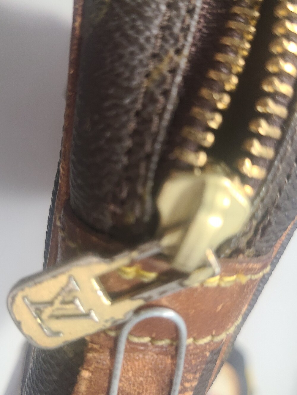 Louis Vuitton Monogram Clutch Bag - Picture 4 of 9